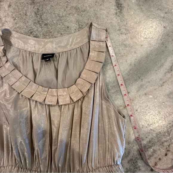 Truworths A Line Mini Silver Sleeveless Cocktail Dress w/ Rosette Detail Size 0 - Picture 13 of 13